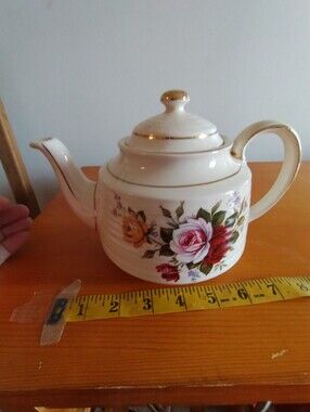 VTG Sadler Teapot